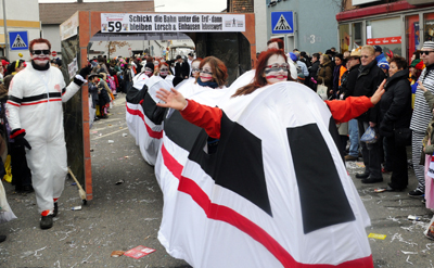 BI Lorsch beim Fasching mit ICE und Tunnel