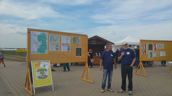 Bilder vom Stand der BILA auf der Spargelwanderung