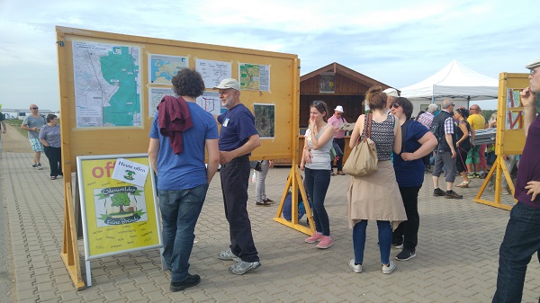 Bilder vom Stand der BILA auf der Spargelwanderung